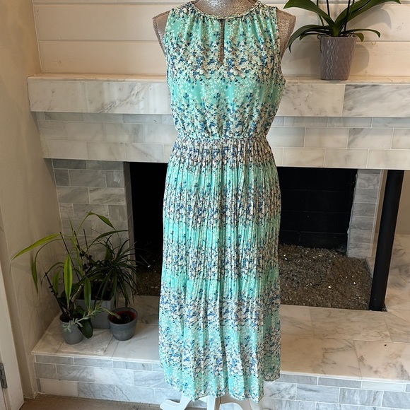 Maison Jules Aqua Floral Pleated Chiffon Midi Dress - Picture 5 of 14